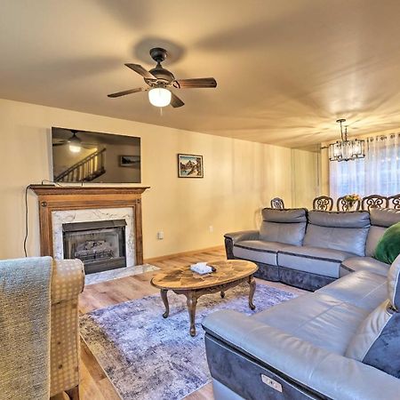 Spacious Tobyhanna Home With Lake Access And Fire Pit! Kültér fotó