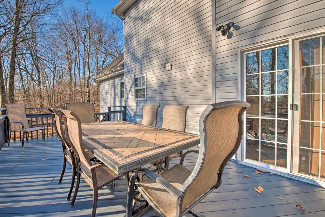 Spacious Tobyhanna Home With Lake Access And Fire Pit! Kültér fotó