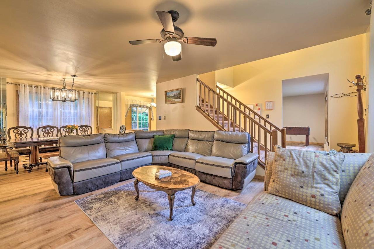 Spacious Tobyhanna Home With Lake Access And Fire Pit! Kültér fotó