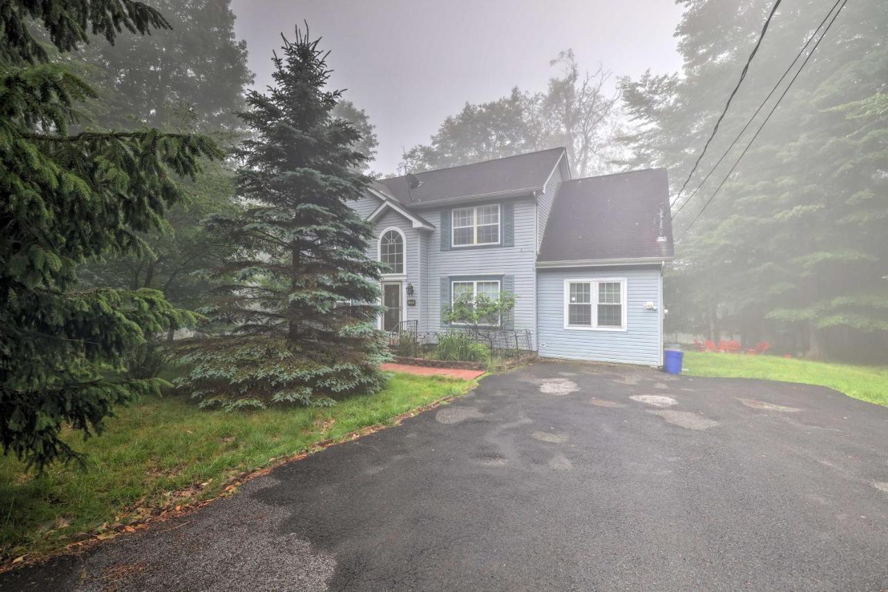 Spacious Tobyhanna Home With Lake Access And Fire Pit! Kültér fotó