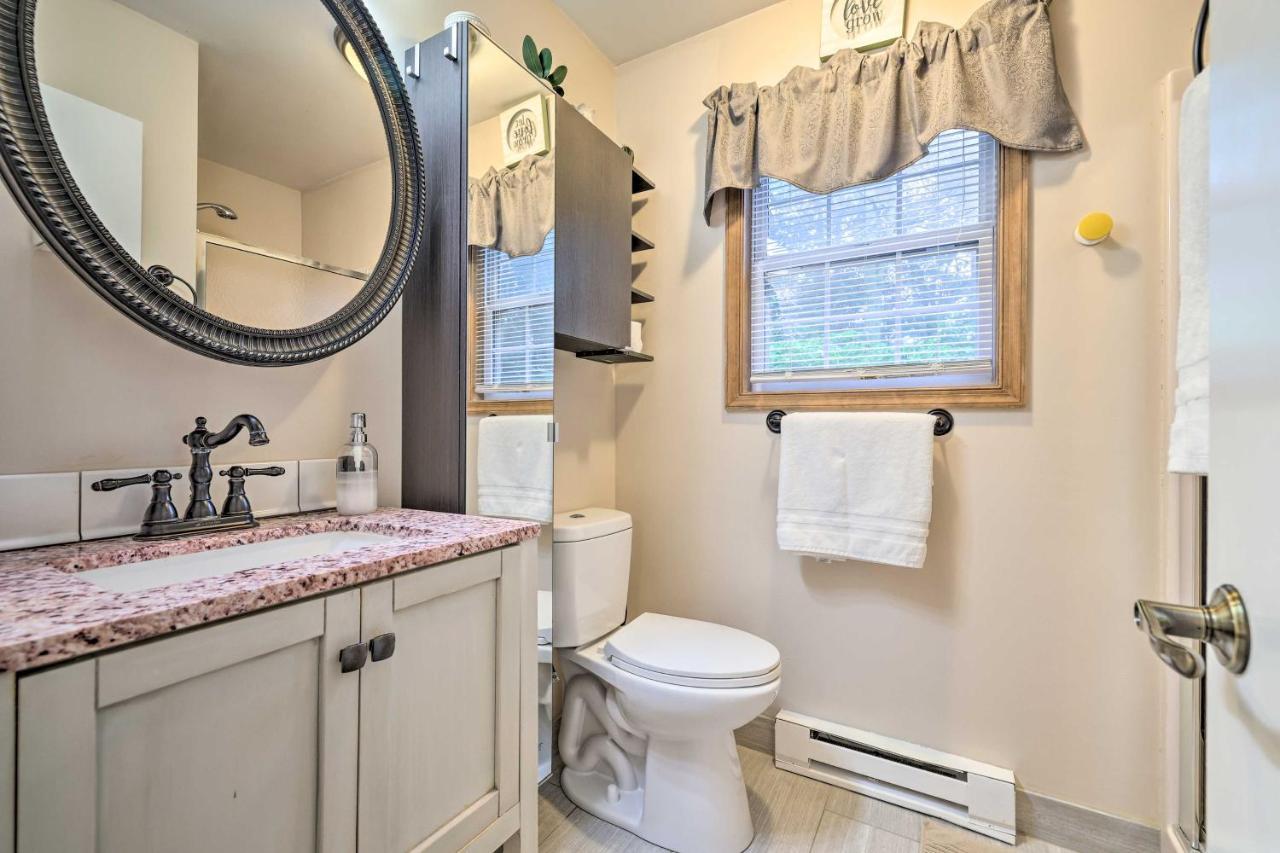 Spacious Tobyhanna Home With Lake Access And Fire Pit! Kültér fotó