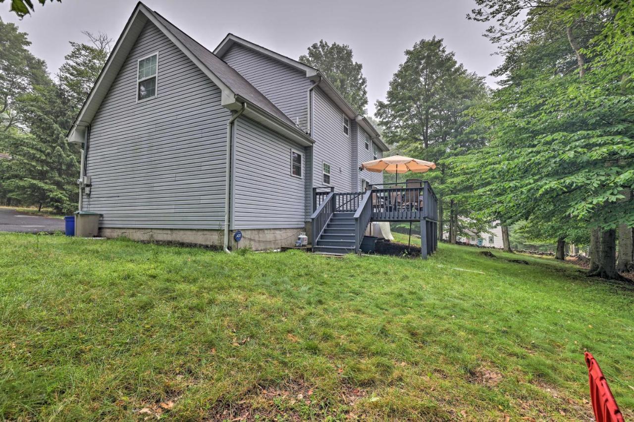 Spacious Tobyhanna Home With Lake Access And Fire Pit! Kültér fotó