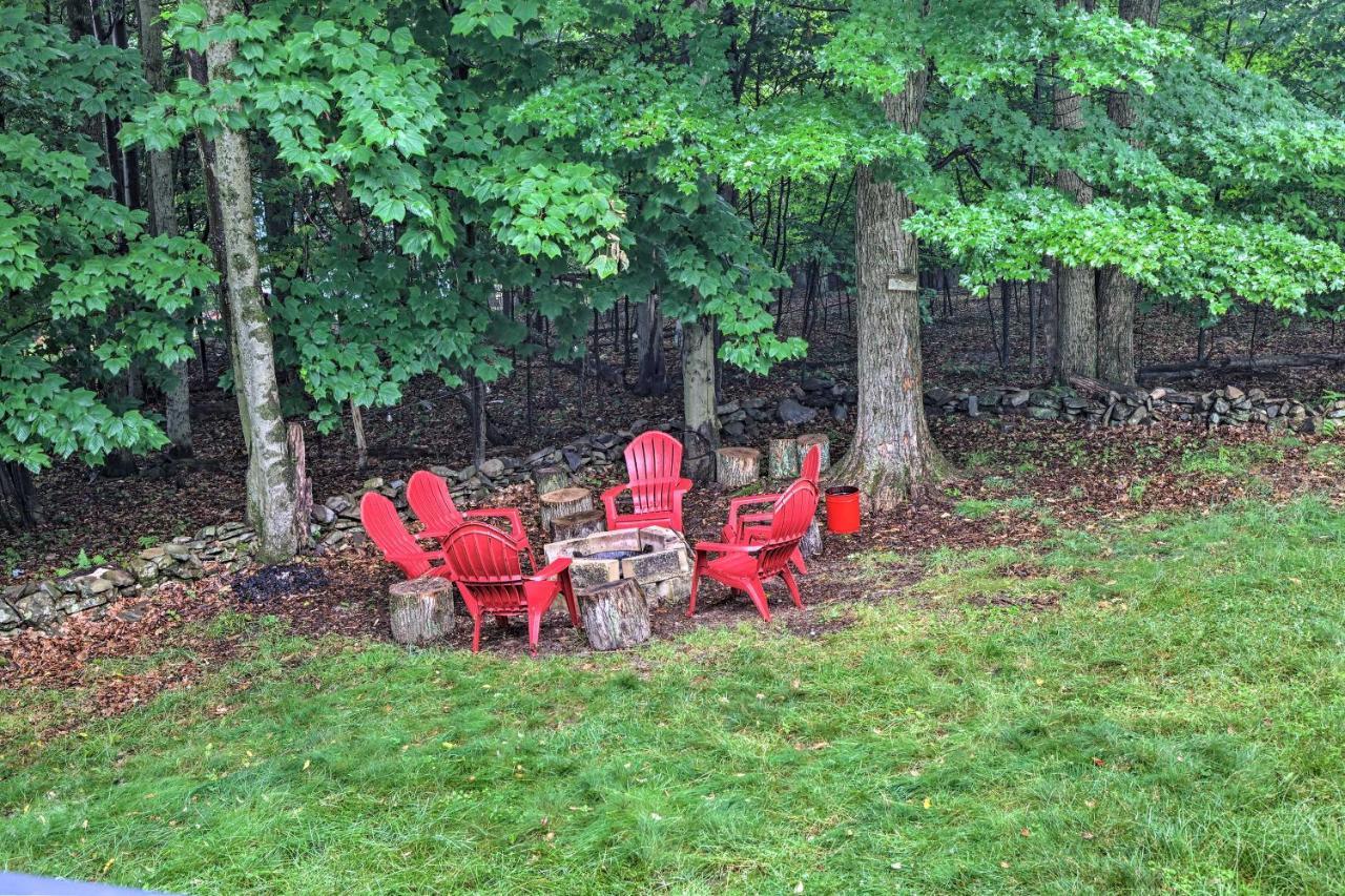 Spacious Tobyhanna Home With Lake Access And Fire Pit! Kültér fotó